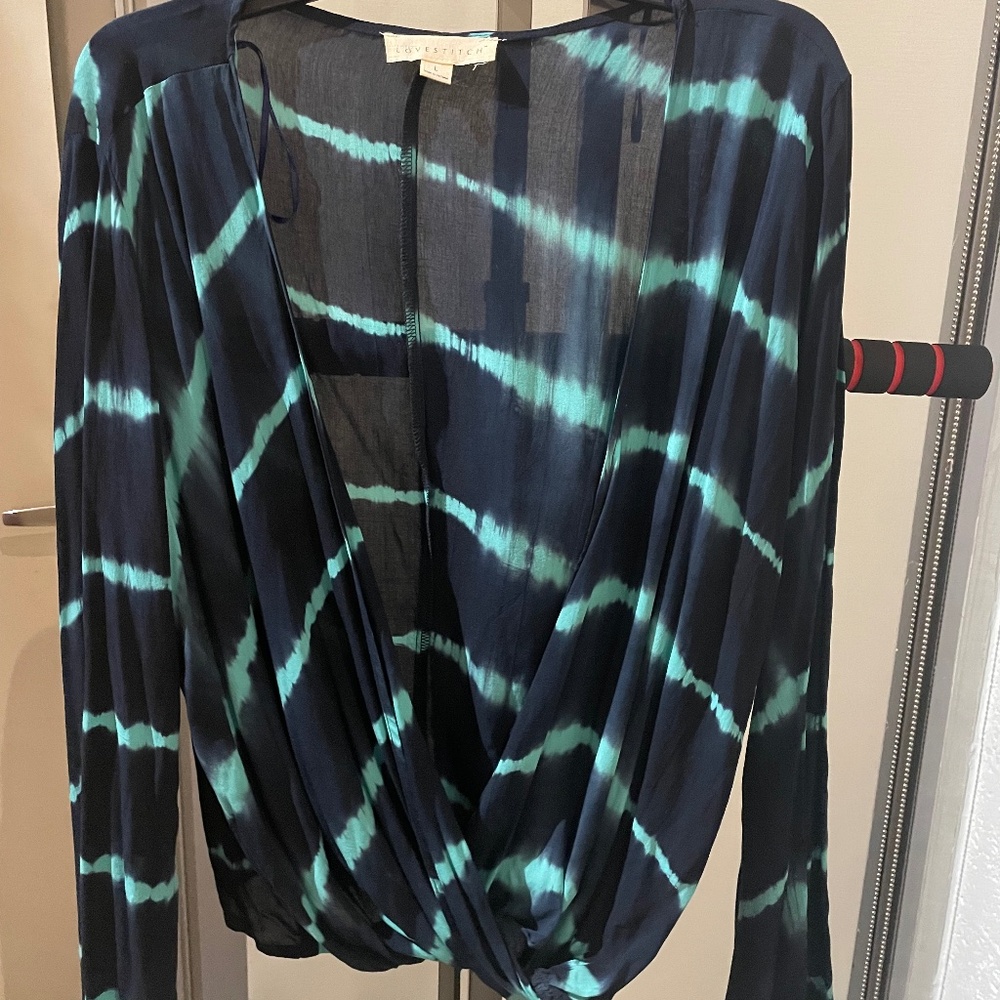 🌟 Lovestitch Tie-Dye Surplice Blouse – Size L – Boho Chic Long Sleeve